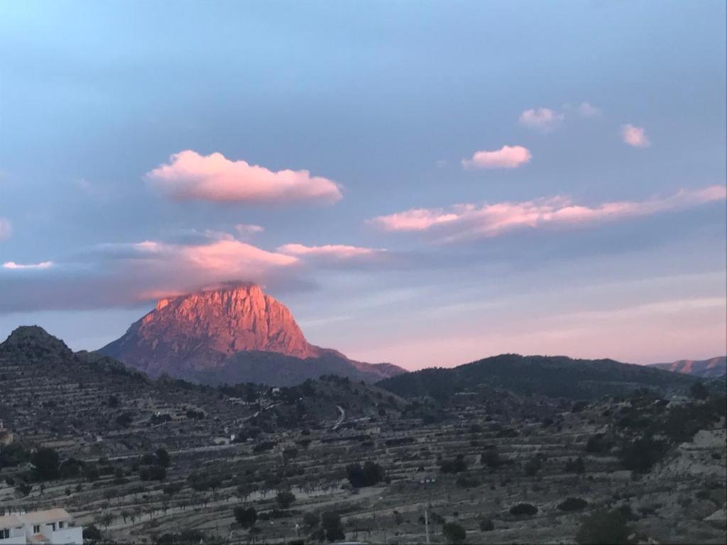 Dos Senoras Gordas Relleu Εξωτερικό φωτογραφία